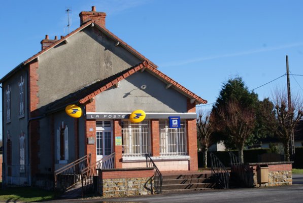Vignoux sur Barangeon / La poste (ancienne gare du chemin de fer)